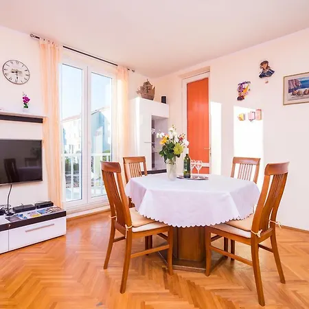 Ruby Apartment