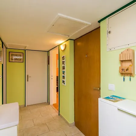Ruby Apartment *